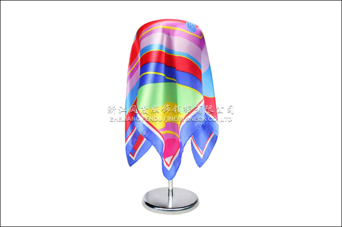 移動 真絲小方巾 規格：53x53cm