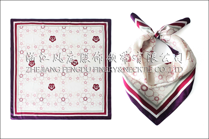 南京地鐵 真絲中方巾 規格：60x60cm