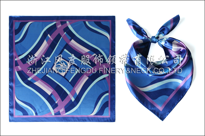 蘭州軌道 仿絲小方巾 規格：53x53cm