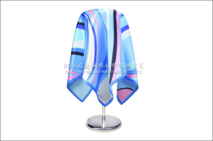 和諧號 真絲小方巾 規格：53x53cm