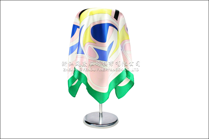 伊泰集團 真絲小方巾 規格：53x53cm