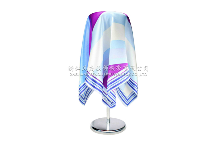 文峰美容美發 真絲中方巾 規格：60x60cm