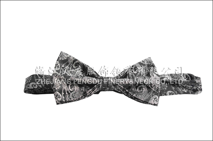 真絲領(lǐng)結(jié)